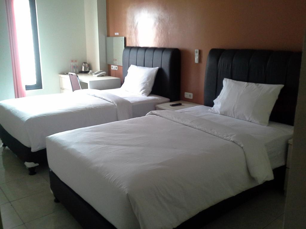 Asoka Inn Bandung Extérieur photo